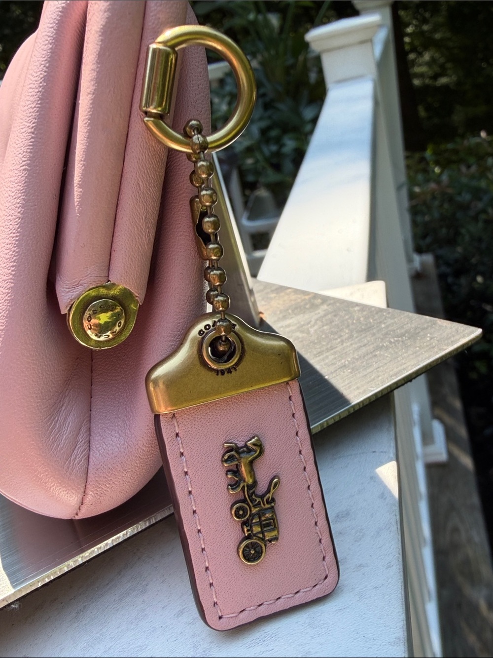 Coach Pink Leather Kiss-Lock Wristlet Coin Purse 1941 with Tag and dust bag - Picture 3 of 17